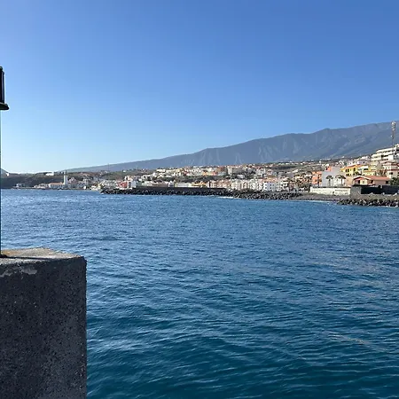 Cosy La Pinta 칸델라리아